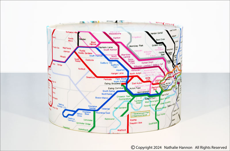 Abat-jour décoration de forme cylindrique pour chambre d'enfant en tissu coton à motif original plan du métro londonien.